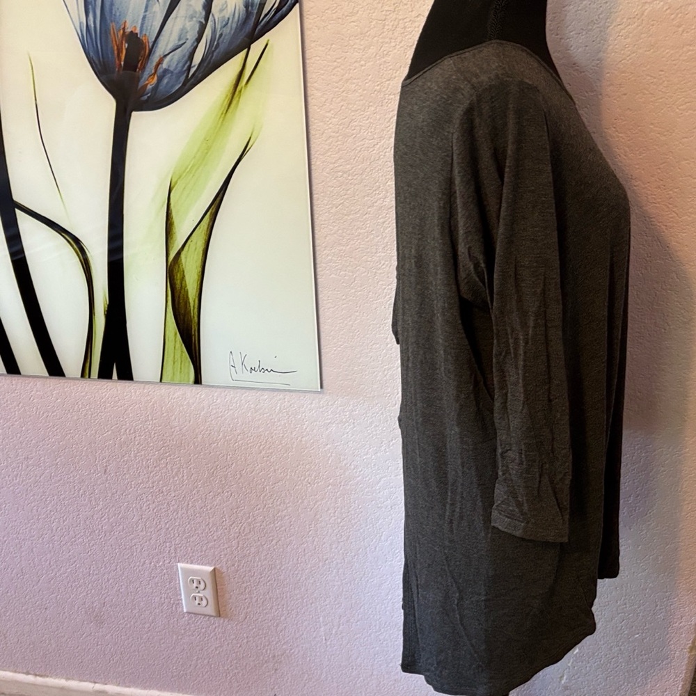 shirt size large - Picture 2 of 5